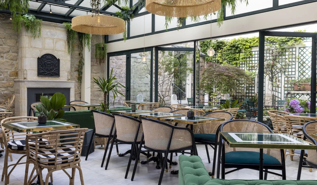 16A3498 hotel la perle saint germain bd jpg