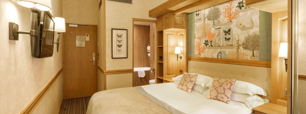 LaPerleStandardnew3low LaPerleStandardnew3low