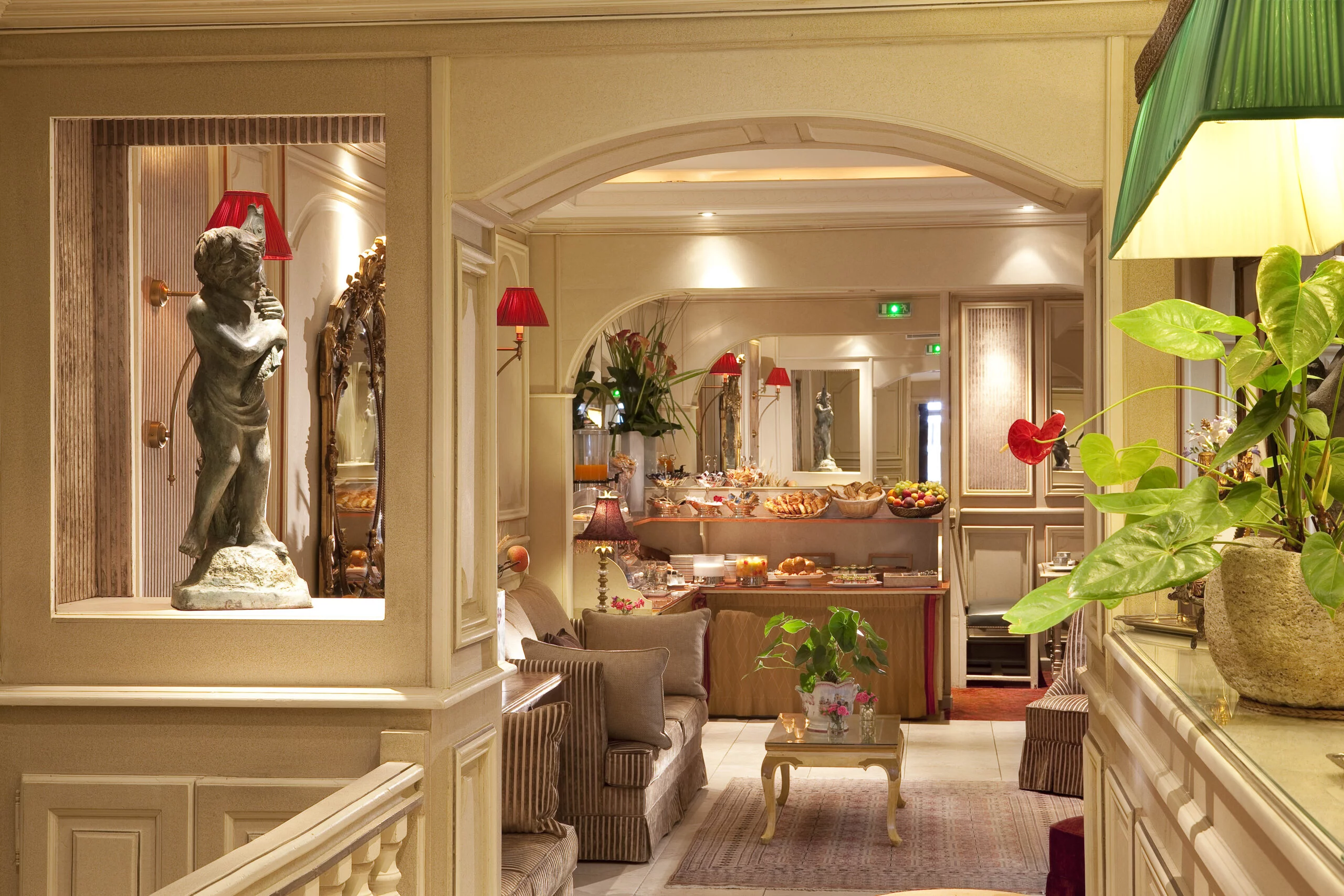Petit dejeuner hotel au manoir saint germain des pres paris2 scaled