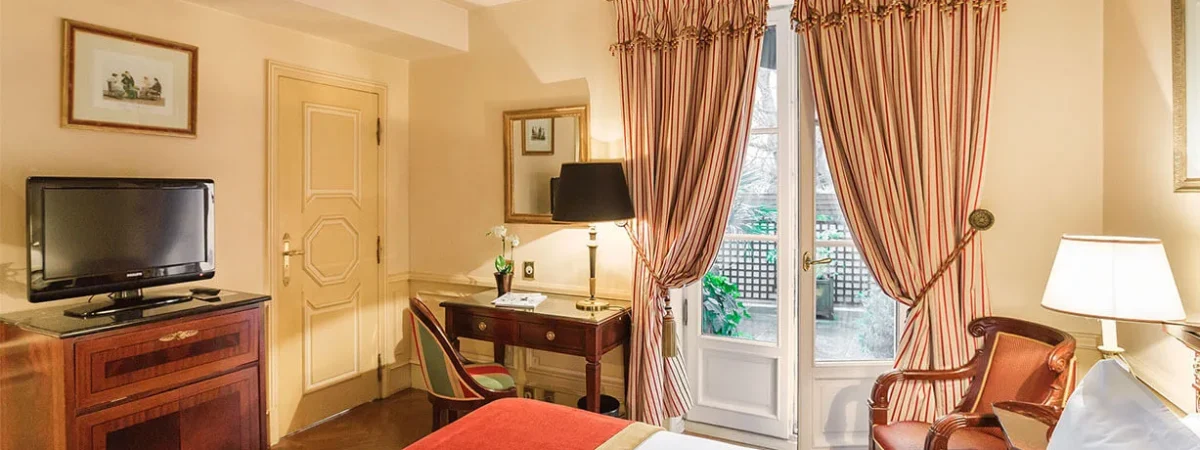 Terrace room 2 Luxembourg Parc Hotel Paris jpg