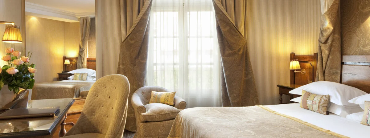 hotel au manoir de st germain des pres chambre 04 15 md scaled